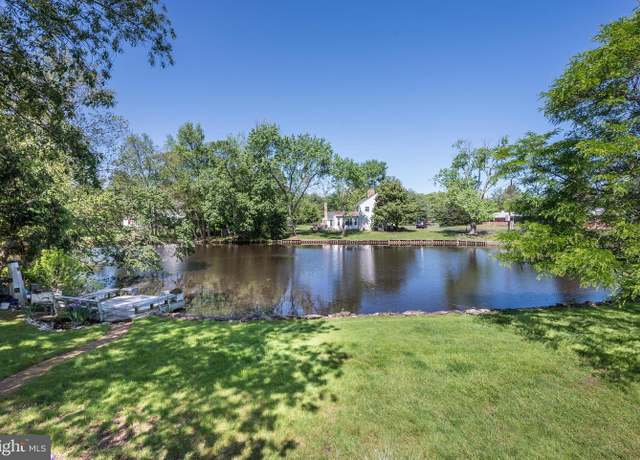 Property at 2 Brookside Dr, Medford, NJ 08055, 4 beds, 3.5 baths