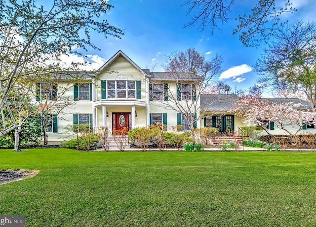 Property at 8 Coventry Ln, Hopewell, NJ 08525, 5 beds, 3 baths