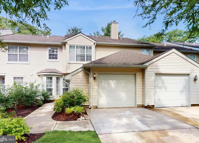 Property at 4 Dorset Ct, Princeton, NJ 08540, 3 beds, 2.5 baths