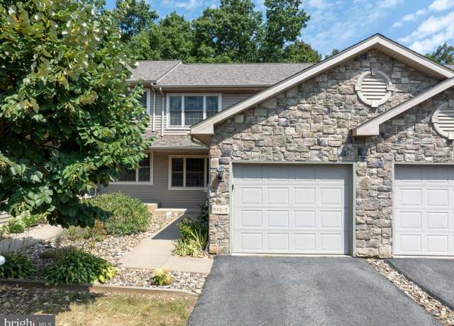 Property at 642 Oakwood Ave Unit C, State College, PA 16803, 3 beds, 2.5 baths