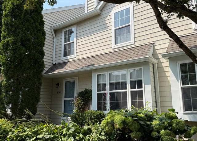 Property at 406 Harbour Ridge Ln, Downingtown, PA 19335, 3 beds, 2.5 baths