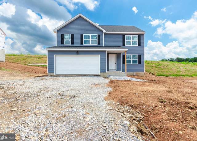 Property at 272 Valley View Cir #142, York, PA 17408, 4 beds, 2.5 baths