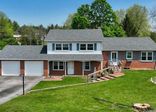 Property at 1571 North Dr, York, PA 17408, 4 beds, 3 baths