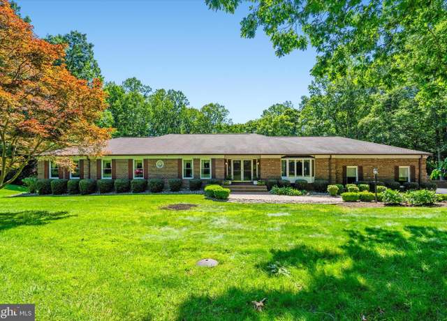 Property at 10060 Hampton Rd, Fairfax Station, VA 22039, 5 beds, 6 baths