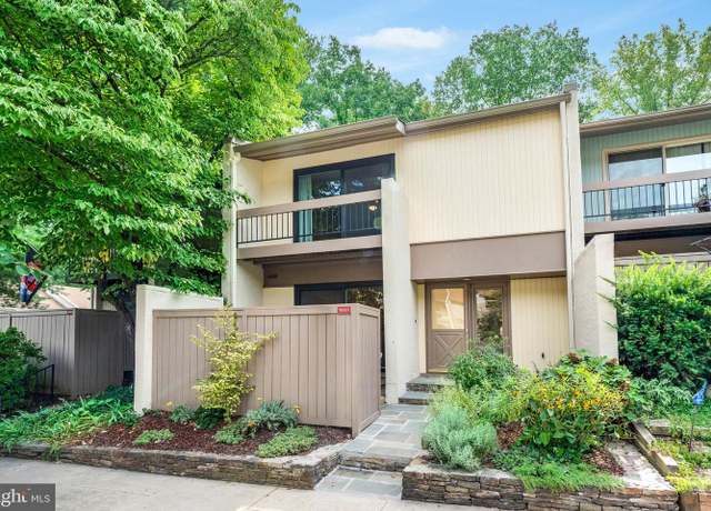 Property at 11637 Newbridge Ct, Reston, VA 20191, 4 beds, 3.5 baths