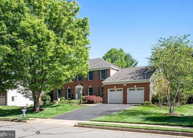 Property at 1232 Bradfield Dr SW, Leesburg, VA 20175, 5 beds, 4 baths