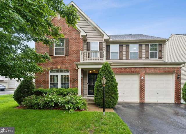 Property at 12752 Effie Rose Pl, Woodbridge, VA 22192, 5 beds, 3.5 baths
