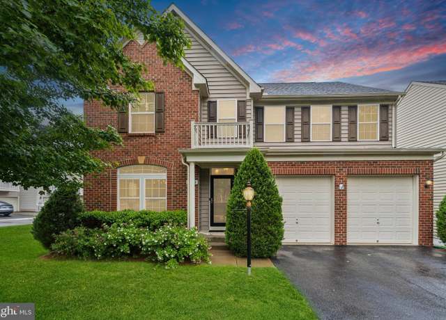 Property at 12752 Effie Rose Pl, Woodbridge, VA 22192, 5 beds, 3.5 baths