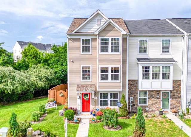 Property at 72 Private Ct, Bunker Hill, WV 25413, 3 beds, 3.5 baths