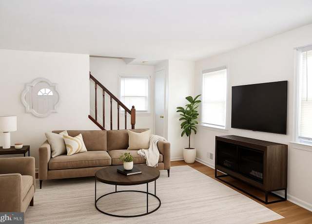 Property at 1920 Potomac Rd, Edgewater, MD 21037, 3 beds, 1.5 baths