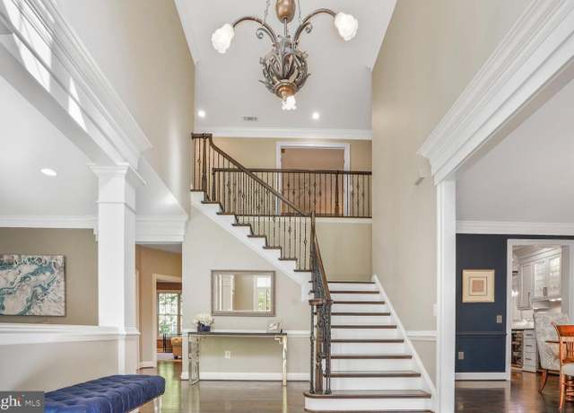 Property at 10701 Hunting Ln, Rockville, MD 20850, 4 beds, 4.5 baths