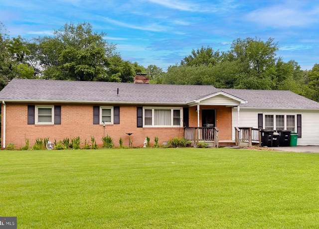 Property at 10521 Tippett Rd, Clinton, MD 20735, 3 beds, 1.5 baths