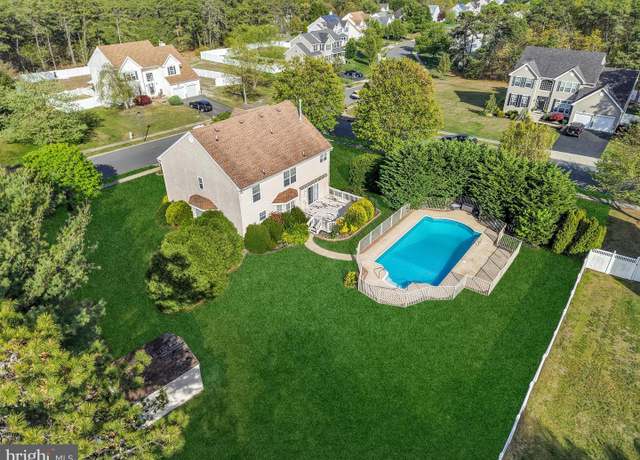 Property at 12 Jon Dr, Barnegat, NJ 08005, 4 beds, 3 baths