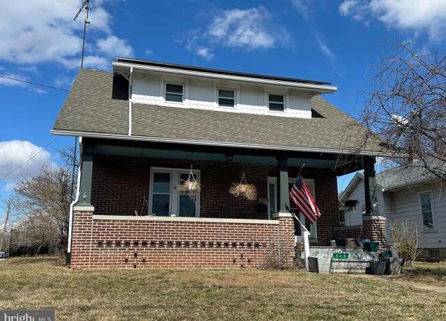 Property at 545 W King St, Littlestown, PA 17340, 3 beds, 1.5 baths