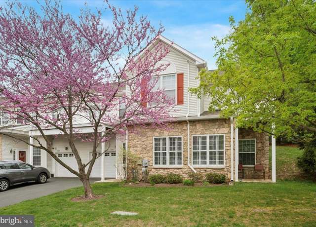 Property at 1562 Nicklaus Dr, Springfield, PA 19064, 2 beds, 2 baths