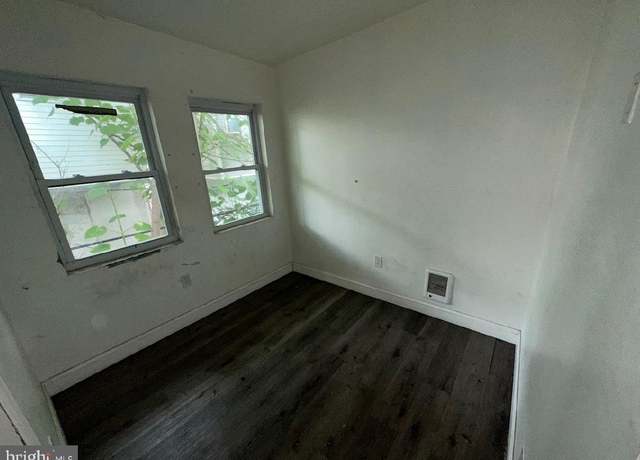 Property at 823 E Madison St, Philadelphia, PA 19134, 5 beds
