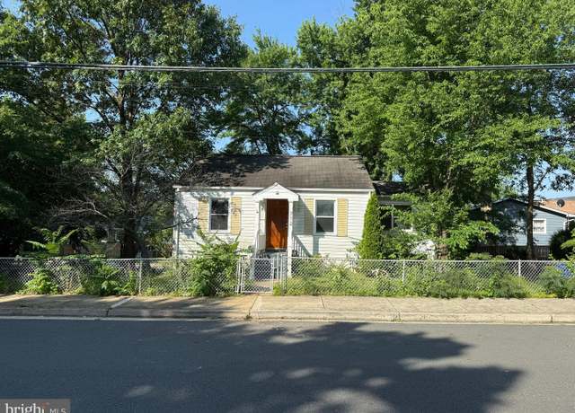 Property at 1712 N Culpeper St, Arlington, VA 22207, 3 beds, 2 baths