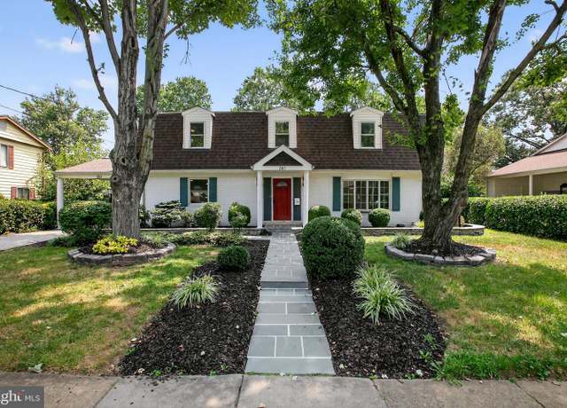 Property at 310 Missouri Ave, Herndon, VA 20170, 4 beds, 2.5 baths