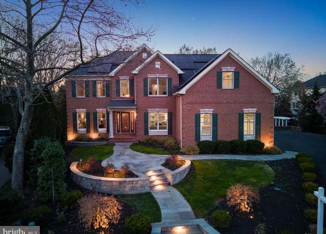 Property at 26149 Sealock Ln, Chantilly, VA 20152, 4 beds, 3.5 baths