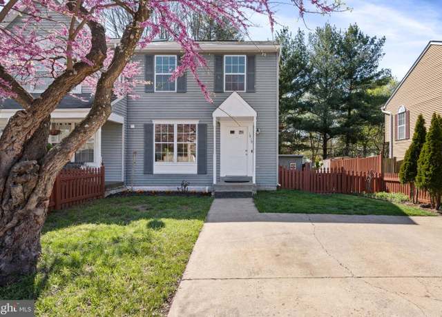 Property at 1010 Clymer Ct NE, Leesburg, VA 20176, 3 beds, 1.5 baths