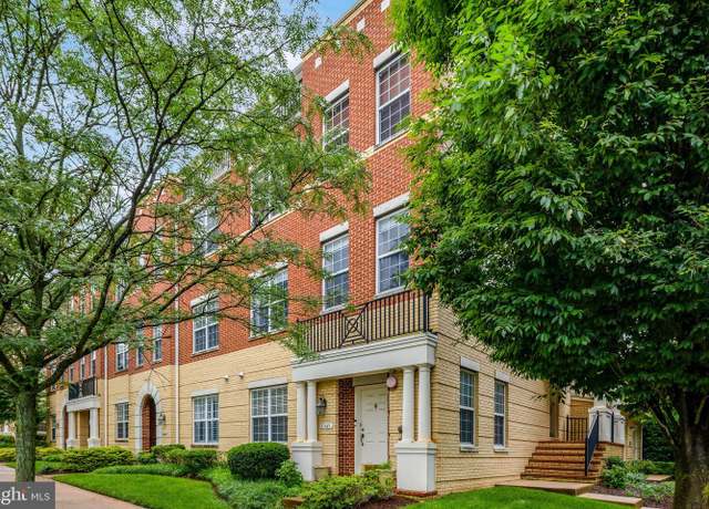 Property at 43643 Mcdowell Sq, Leesburg, VA 20176, 3 beds, 2.5 baths