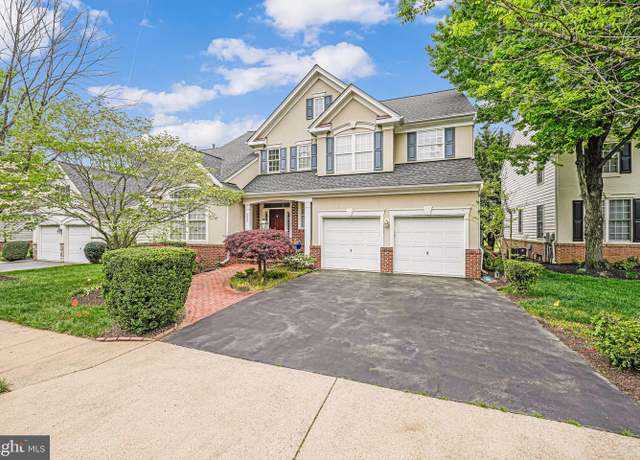 Property at 6009 Wake Crest Ct, Haymarket, VA 20169, 4 beds, 3.5 baths