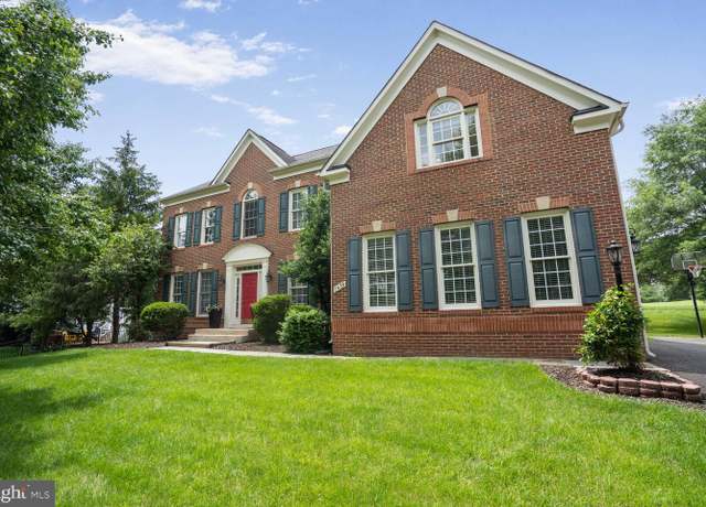 Property at 5438 Sherman Oaks Ct, Haymarket, VA 20169, 4 beds, 4.5 baths