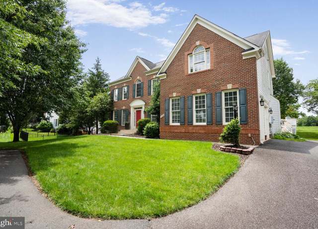 Property at 5438 Sherman Oaks Ct, Haymarket, VA 20169, 4 beds, 4.5 baths