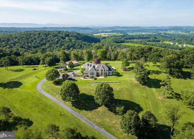 Property at 1582 N River Rd, Mount Crawford, VA 22841, 4 beds, 4.5 baths