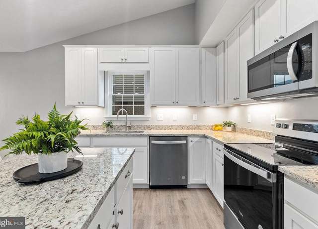 Property at 5 River Oak Dr, Staunton, VA 24401, 3 beds, 2 baths