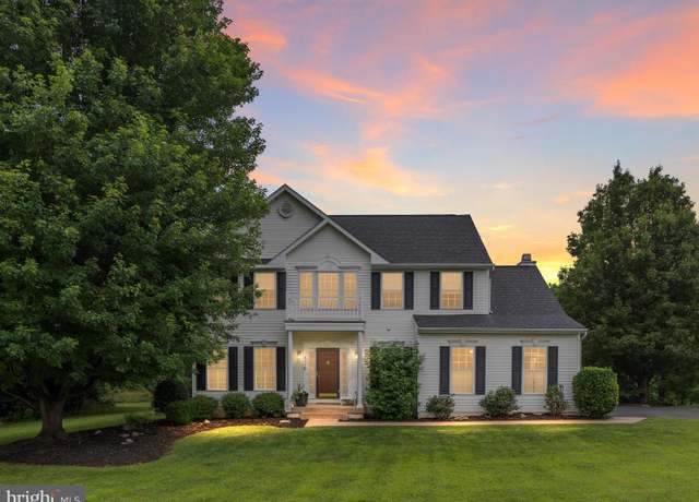 Property at 326 Pinnacle Dr, Bunker Hill, WV 25413, 4 beds, 3.5 baths