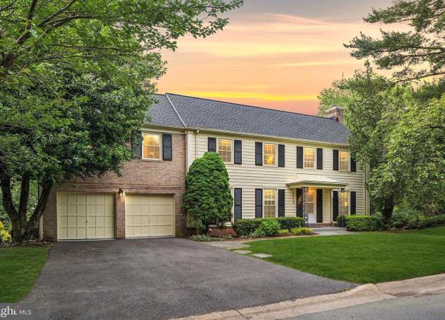 Property at 9713 Digging Rd, Gaithersburg, MD 20886, 7 beds, 4.5 baths