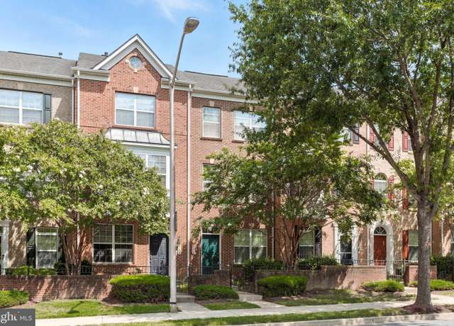 Property at 525 Garrett A Morgan Blvd, Landover, MD 20785, 2 beds, 2.5 baths