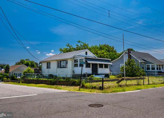 Property at 5 Millman Ln, Villas, NJ 08251, 2 beds, 1 bath