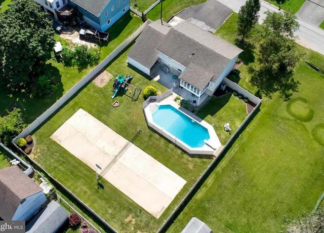 Property at 109 Chestnut St, Swedesboro, NJ 08085, 4 beds, 1.5 baths
