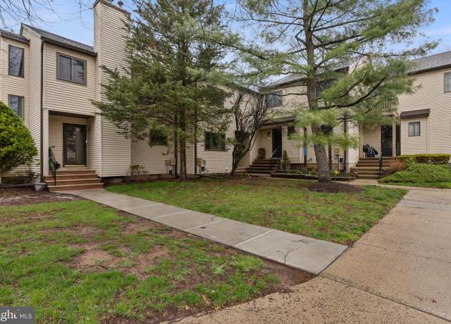 Property at 14 Cedar Ct, Flemington, NJ 08822, 3 beds, 2.5 baths