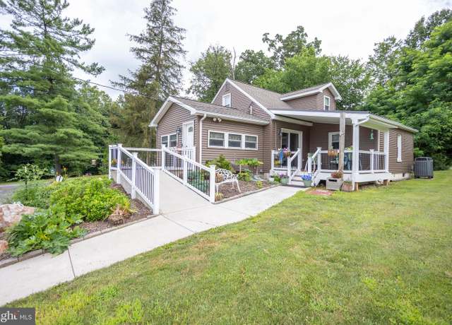 Property at 395 Green Springs Rd, Hanover, PA 17331, 4 beds, 3 baths