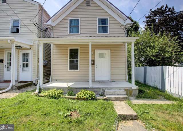 Property at 246 W North St, Waynesboro, PA 17268, 3 beds, 1.5 baths