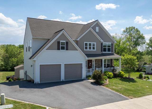 Property at 307 Westview Dr, Akron, PA 17501, 5 beds, 4.5 baths