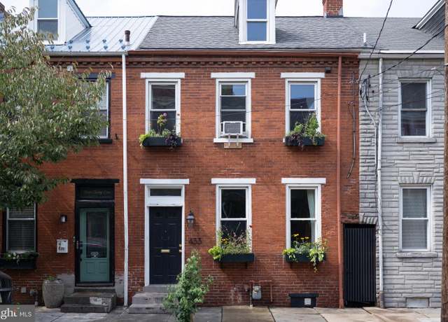 Property at 433 E Orange St, Lancaster, PA 17602, 3 beds, 2.5 baths