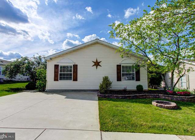 Property at 1071 Scenic View Dr, Schwenksville, PA 19473, 2 beds, 2 baths
