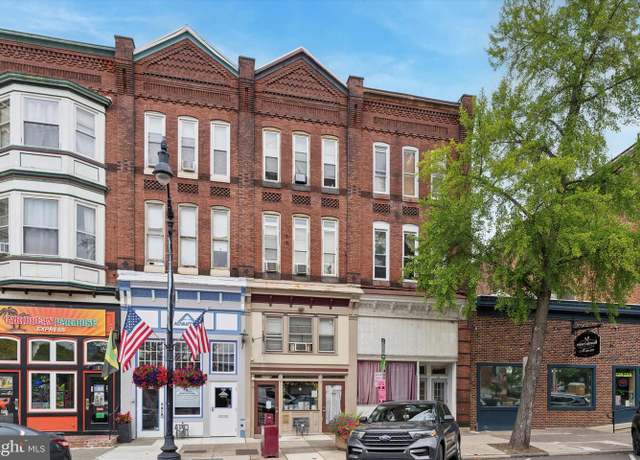 Property at 109-1/2 E High St, Pottstown, PA 19464, 4 beds, 3 baths