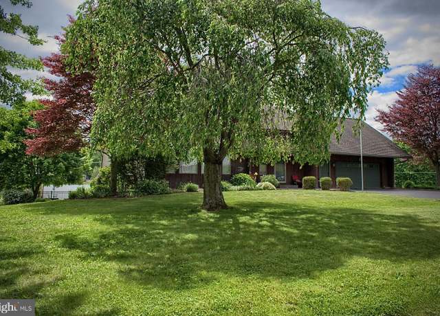 Property at 302 Fisher Ave, Lewisburg, PA 17837, 5 beds, 3.5 baths