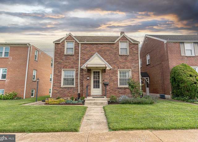 Property at 2026 W Philadelphia St, York, PA 17404, 3 beds, 1 bath