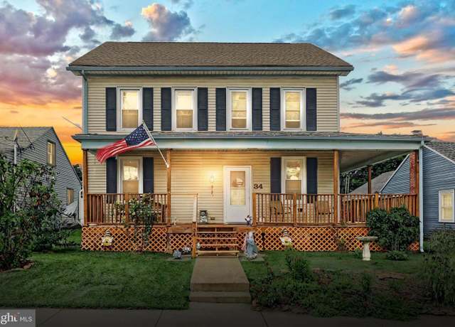 Property at 34 W High St, Windsor, PA 17366, 4 beds, 1 bath