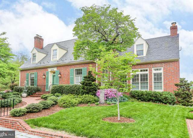 Property at 809 Cornell St, Fredericksburg, VA 22401, 5 beds, 5 baths