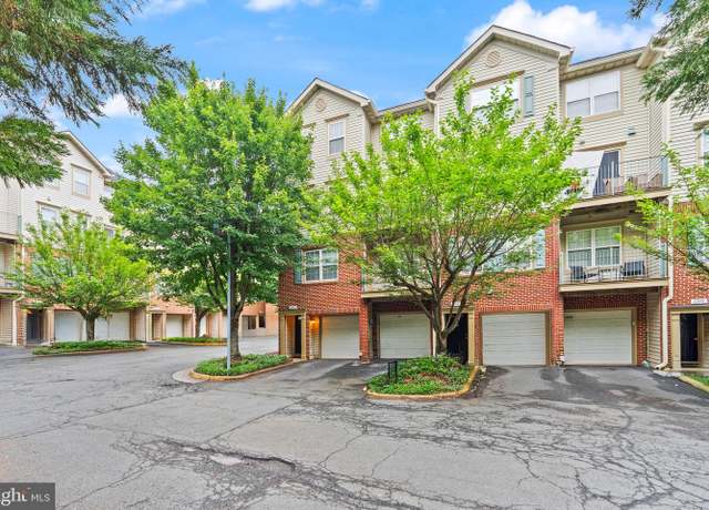 Property at 11890 Breton Ct Unit 8B, Reston, VA 20191, 2 beds, 2.5 baths