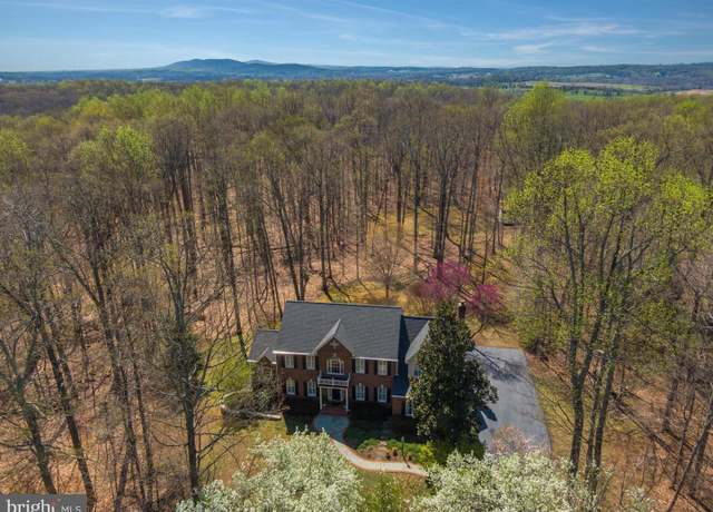 Property at 22049 Woodwinds Dr, Leesburg, VA 20175, 4 beds, 3.5 baths