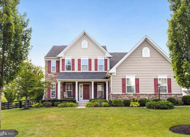Property at 26696 Gayfeather Dr, Chantilly, VA 20152, 5 beds, 3.5 baths