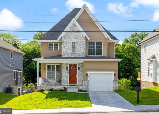 Property at 528 N Third St, Martinsburg, WV 25404, 4 beds, 2.5 baths